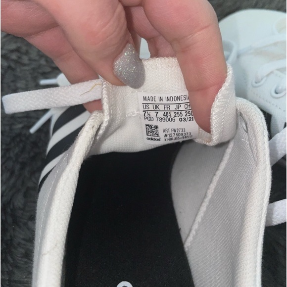 Adidas shoes - Picture 4 of 4